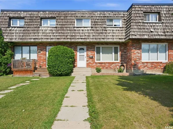 UNIT B-2003 Foley DRIVE, North Battleford, SK S9A 3H1