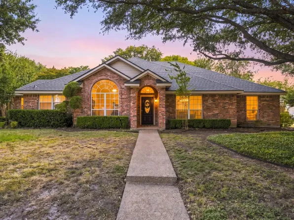 512 Meadowland Dr, Mc Gregor, TX 76657