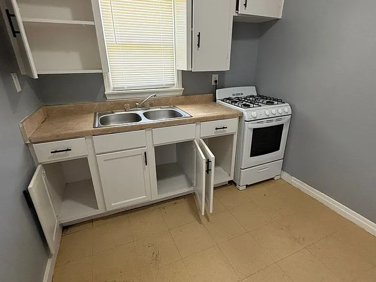 920 S Bryan St #11 — Photo 3