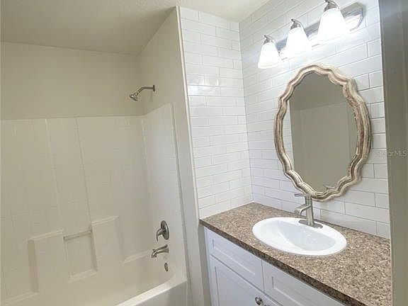 5th image of 4017 4th Avenue Blvd E