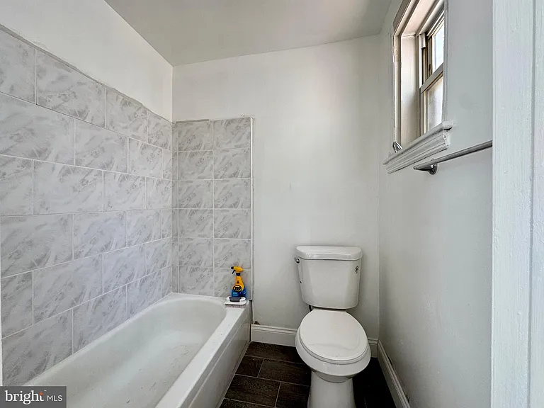 325 N Preston St #2 — Photo 15