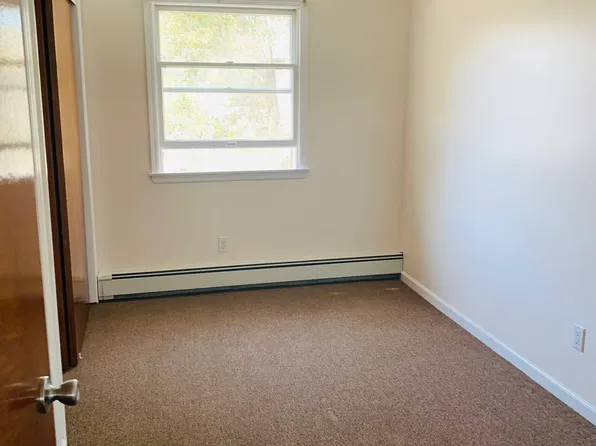 (undisclosed Address), Mineola, NY 11501