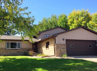 1402 W 38th St, Kearney, NE 68845