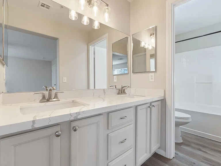 3211 Sunrise Cove Ave — Photo 12