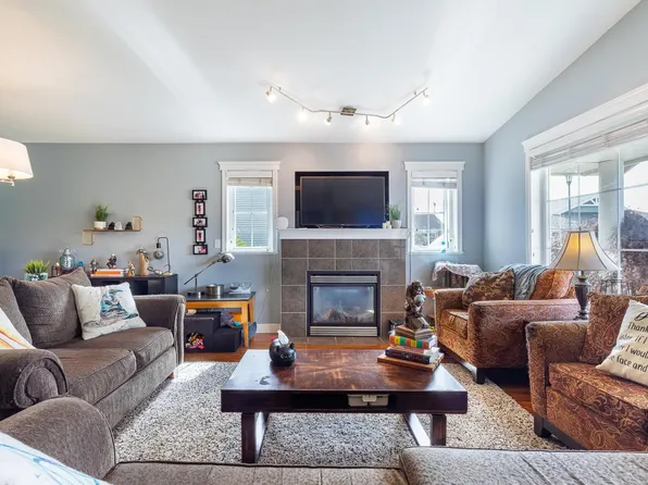 5708 Louise Way, Sechelt, BC V7Z 0N5