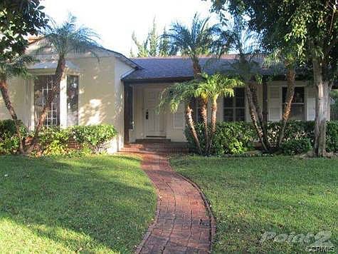 1st image of 11513 La Maida St