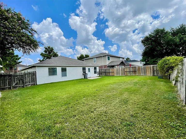 19127 Yaupon Ranch Dr — Photo 36