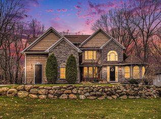 7180 Inverness Dr, Kalamazoo, MI 49009