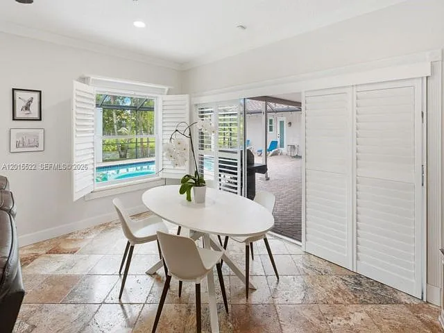 16530 Lake Tree Dr — Photo 3