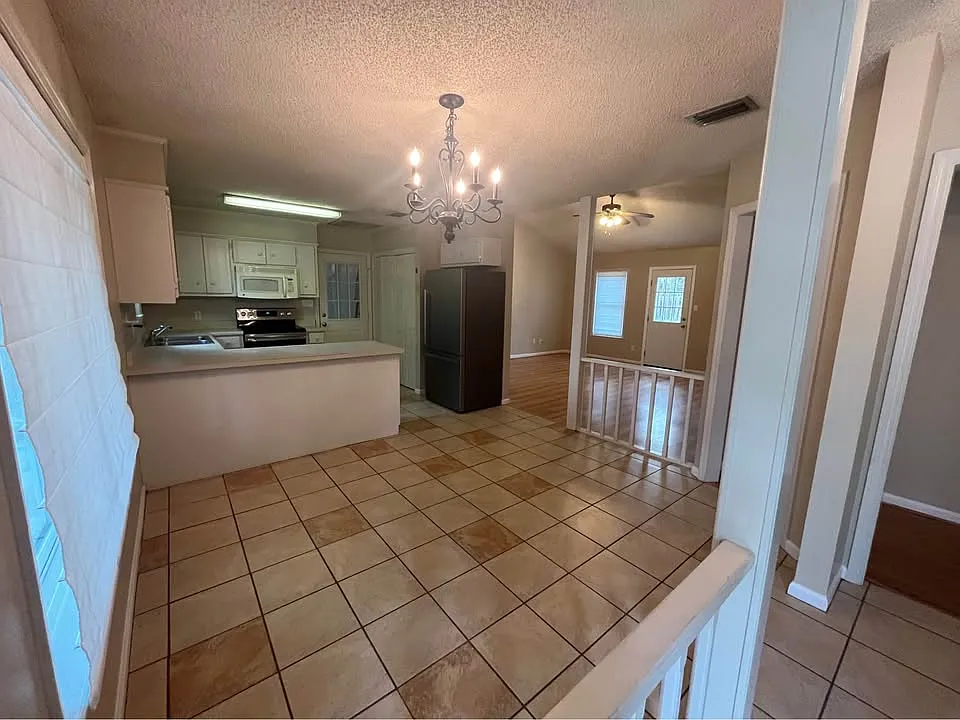 3212 Tyndall Drive - 1 — Photo 2