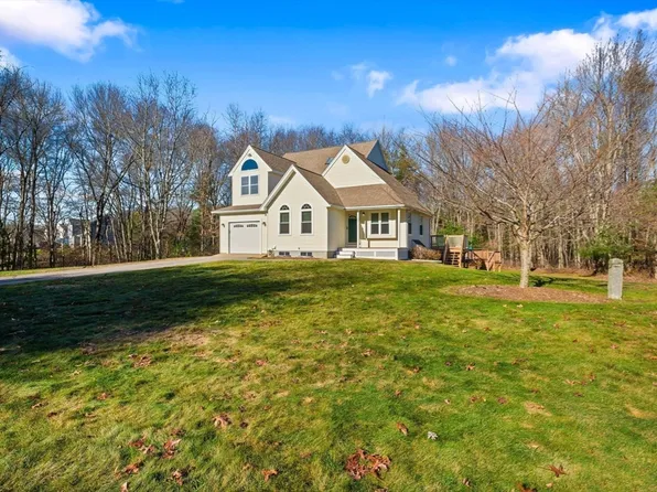 100 Black Pond Ln, Taunton, MA 02780