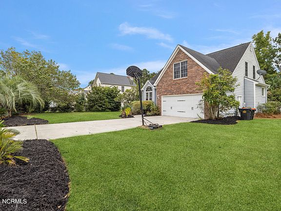 3rd image of 4524 Pine Hollow Drive