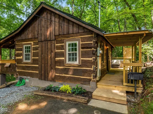 1131 Old Cartertown Rd, Gatlinburg, TN 37738