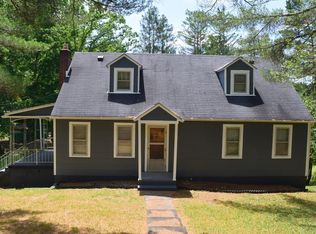 100 Lincoln St, Crab Orchard, WV 25827