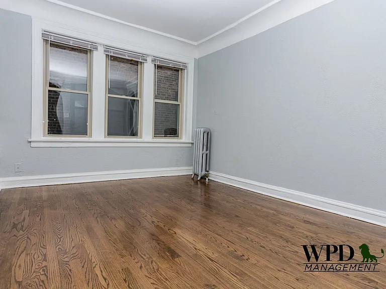 7635 S East End Ave — Photo 5