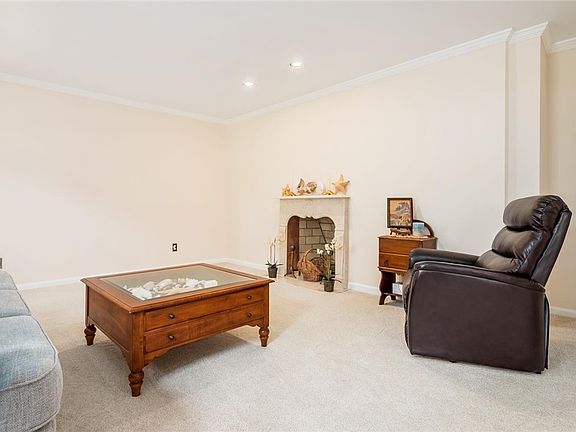 5th image of 480 W Highland Dr