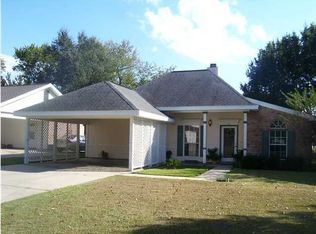 114 E Weeks Dr, Youngsville, LA 70592