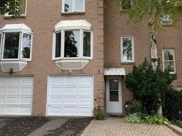 26 Joanna Cres, Vaughan, ON L4J 5E7