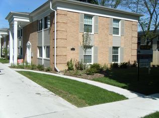 5142 Fairview Ave APT 10, Downers Grove, IL 60515