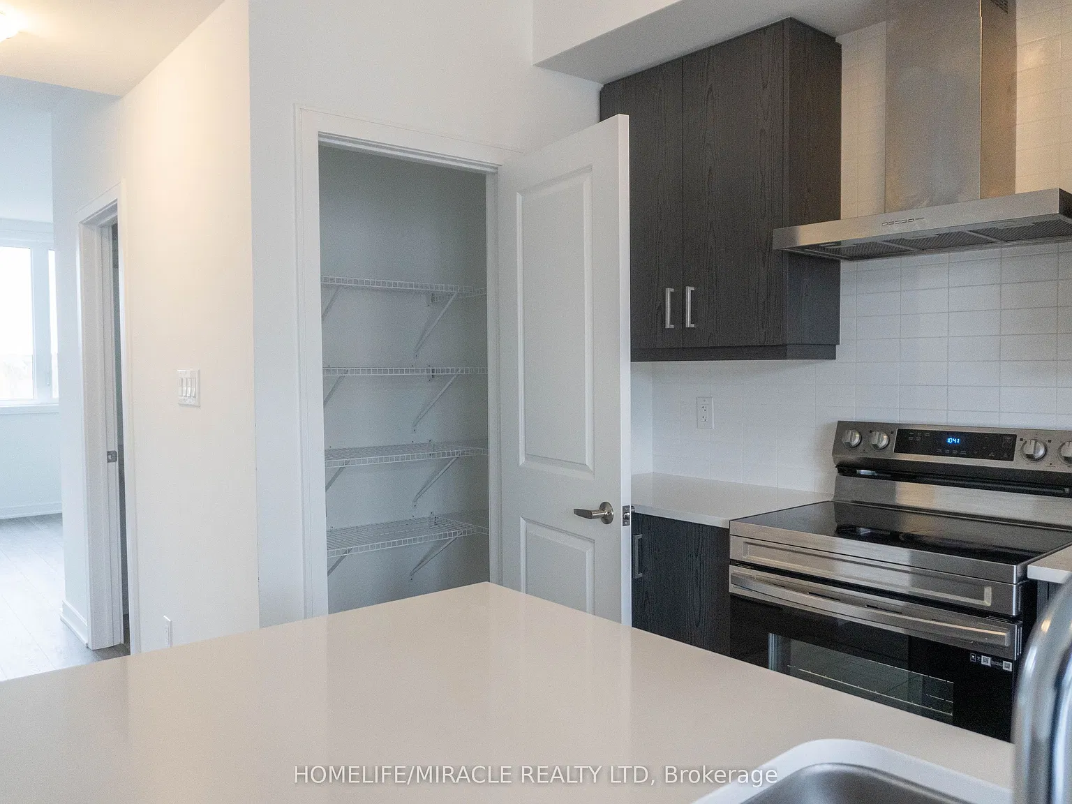 4 bed, $2,700 — Photo 3