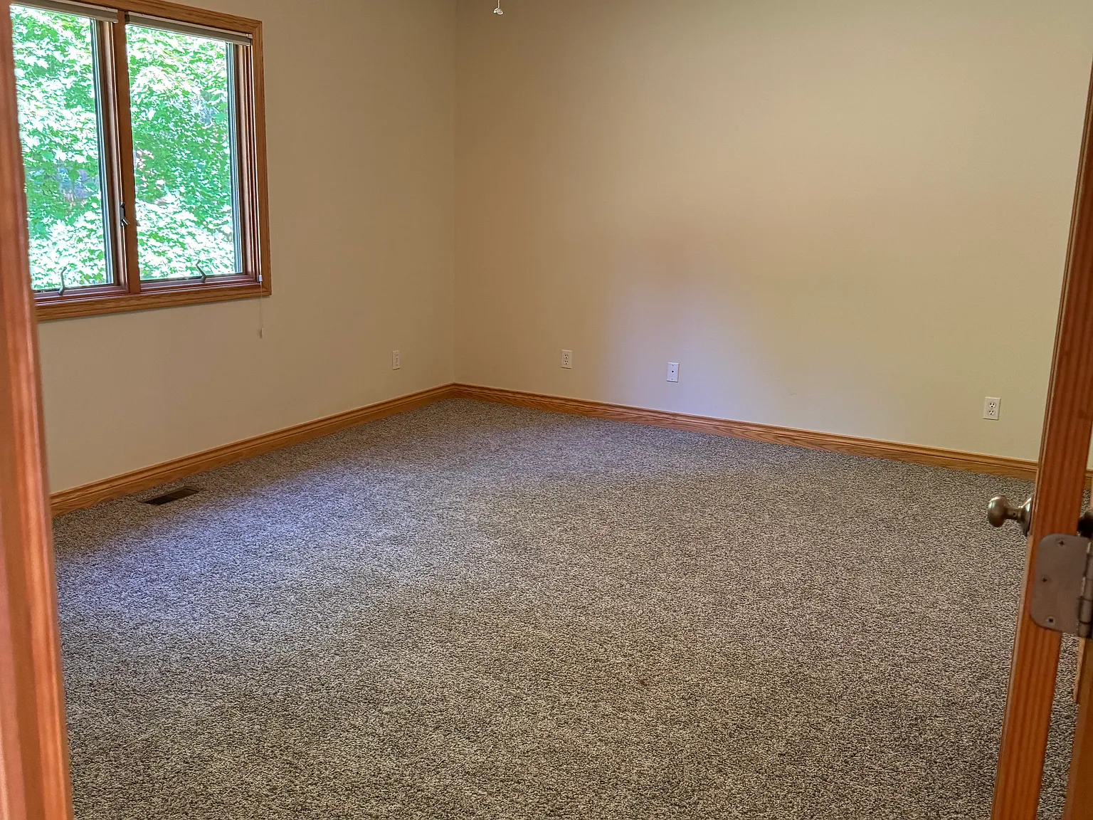 3 bed, $1,500 — Photo 4