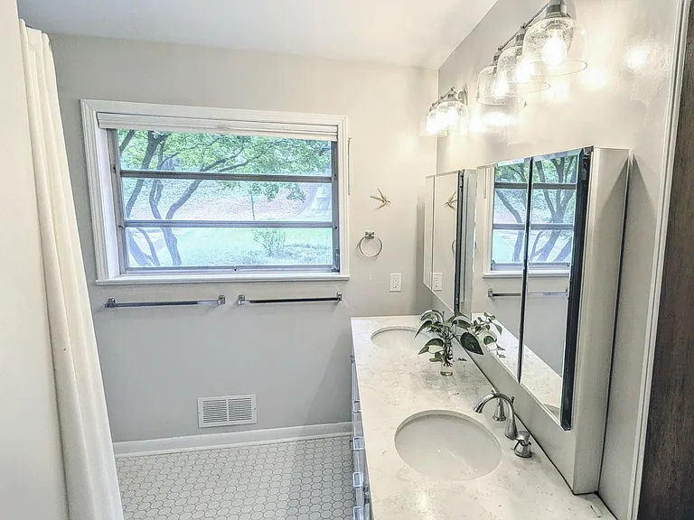 133 Laurel Forest Cir NE — Photo 4