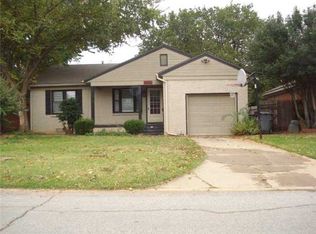 2016 Westchester Dr, The Village, OK 73120