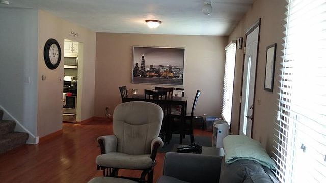 2nd image of 876 Village Quarter Rd