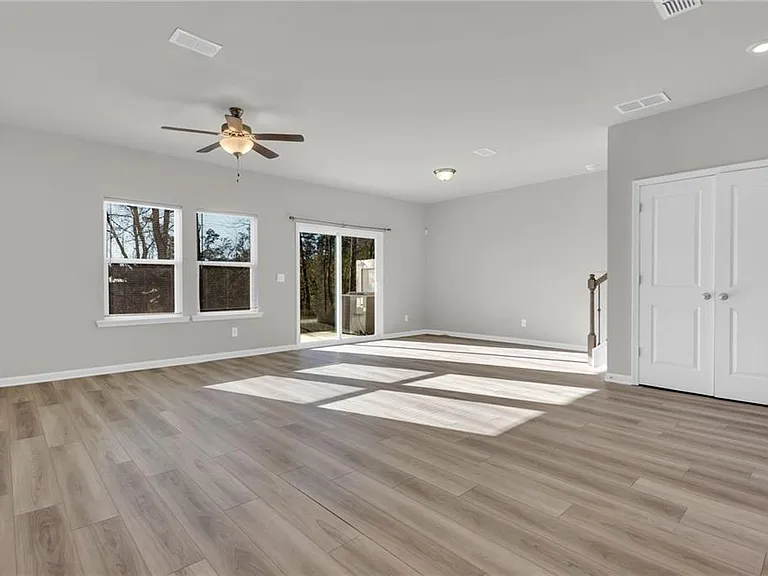 1645 Villageside Ct — Photo 12