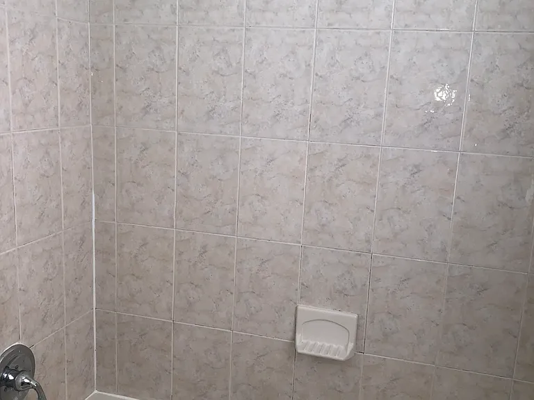 633 Gresham Pl NW — Photo 5