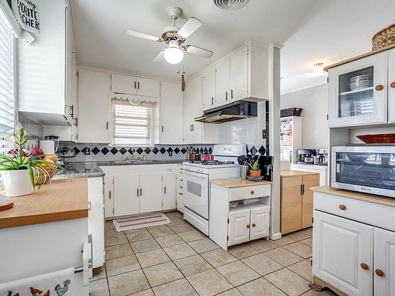 3rd image of 304 Hillcrest Ave