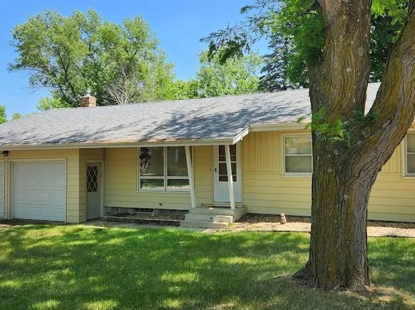 891 Verona Ave, Windom, MN 56101