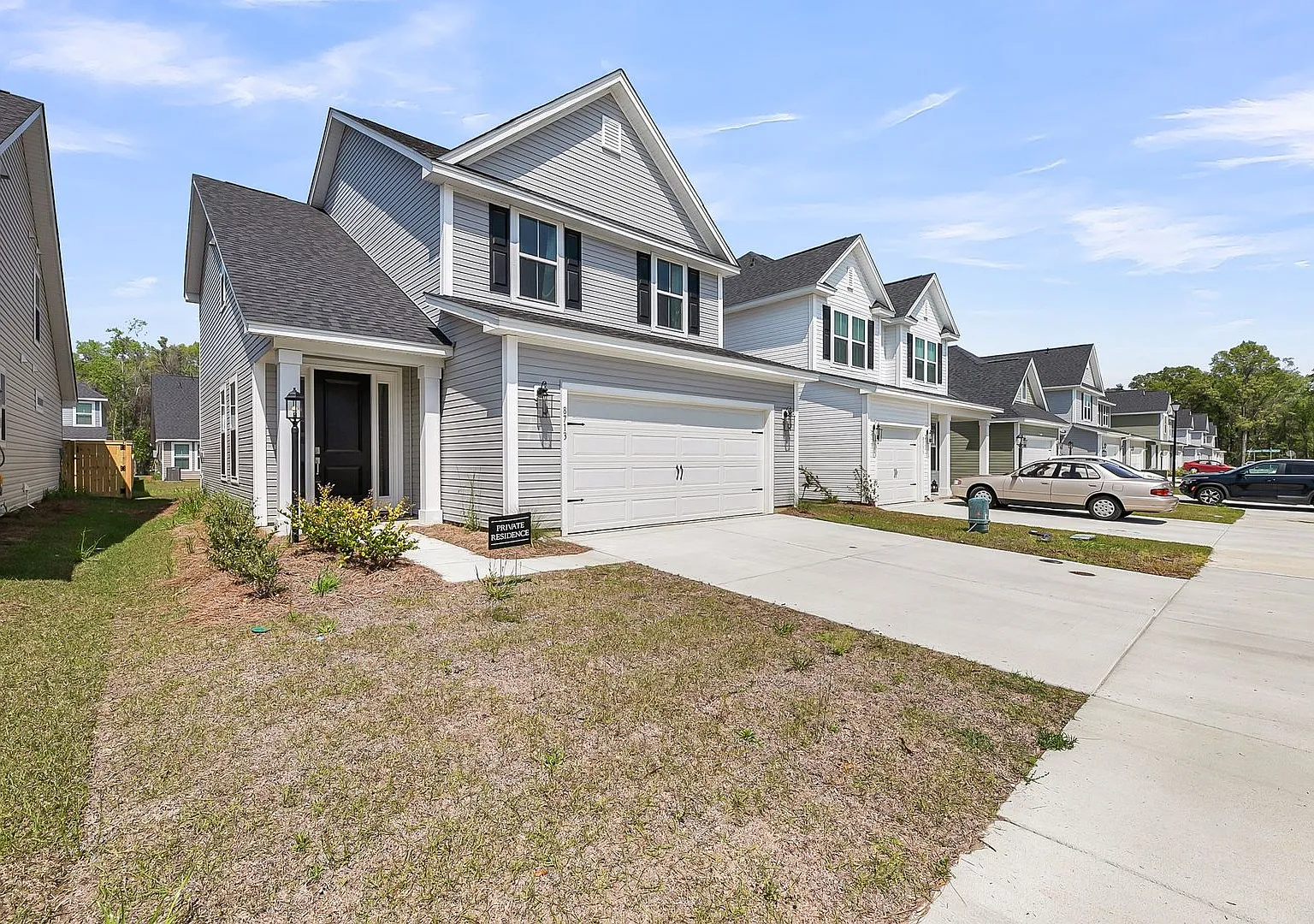 Beautiful 3 bedroom 2.5 bathroom two story home available in North Charleston! — Photo 2