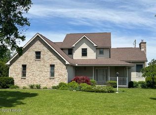 210 Hideaway Dr, Kenton, OH 43326