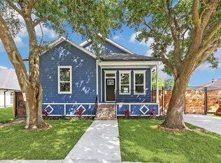 3217 Acorn Dr, Violet, LA 70092