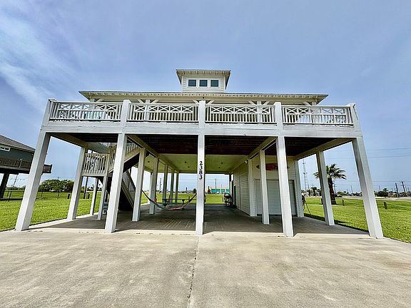 2nd image of 2383 Sand Crab Ln