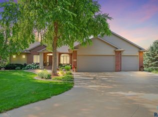 2805 N Oak Rd, Brandon, SD 57005