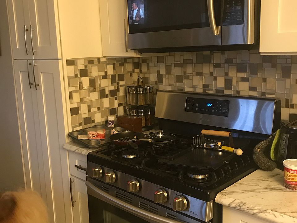 1st image of 440 Hillcrest Dr
