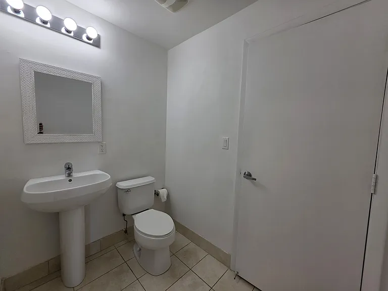 1900 N Bayshore Dr — Photo 19