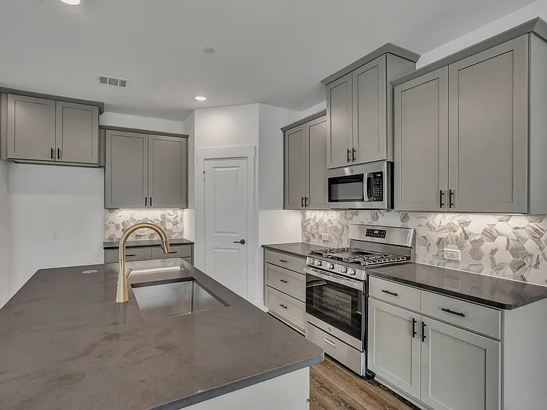855 Lennox Dr — Photo 16