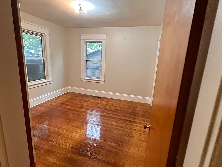16 Adams St #1R — Photo 3