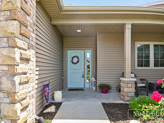 3rd image of 4866 Chatsworth Creek Dr