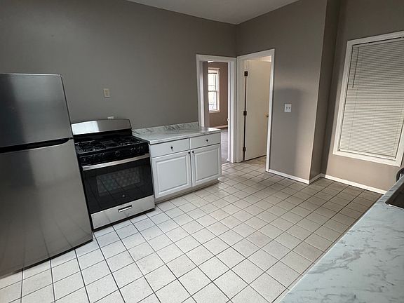 4th image of 2023 Murray Hill Rd APT 9