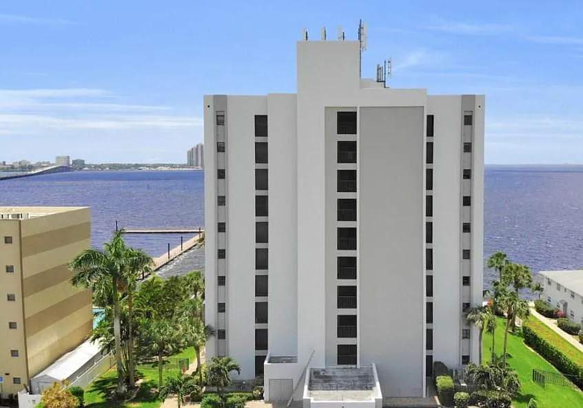2 bed, 1028 sqft, $1,695 — Photo 4
