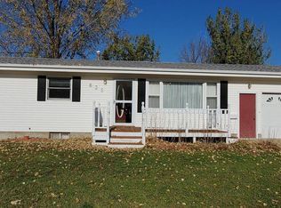 835 Dell Ave, Dickinson, ND 58601