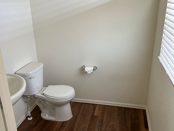 5th image of 1651 Highfield Dr