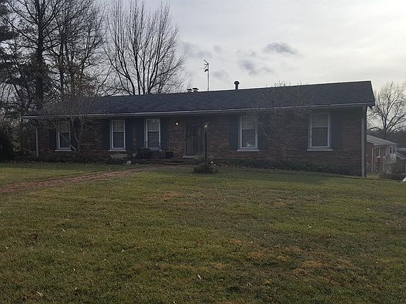 2nd image of 304 Lilac Ct