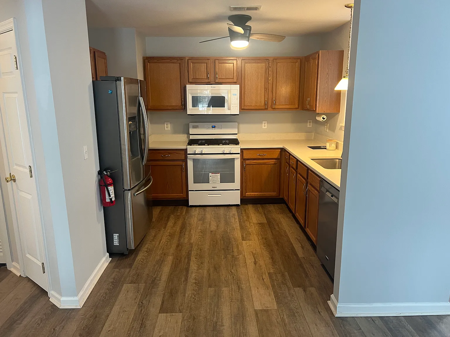 2 bed, 1138 sqft, $2,700 — Photo 2