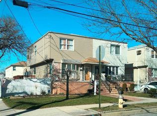 25301 148th Ave, Rosedale, NY 11422