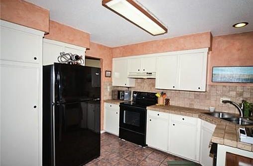 4th image of 10223 Conser St